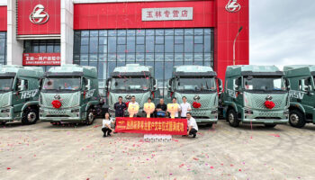 玉柴物流集團(tuán)玉柴機(jī)電玉林公司順利交付一批乘龍H5V-500馬力氣體車(chē)